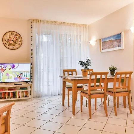 Ostseerose Ein Strandkorb Ist Im Sommer Inclusive Apartment Zempin