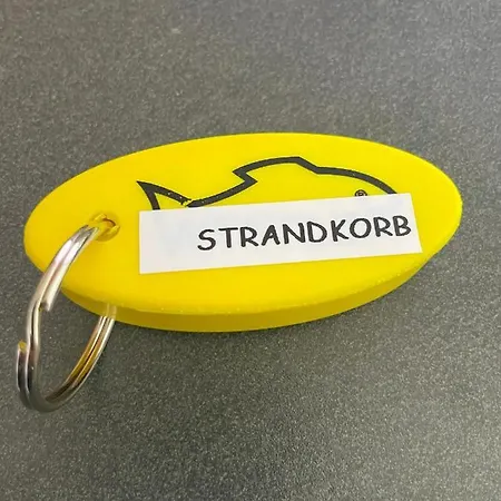 Ostseerose Ein Strandkorb Ist Im Sommer Inclusive * Zempin