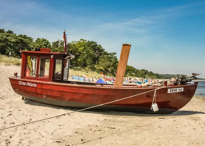 Ostseerose Ein Strandkorb Ist Im Sommer Inclusive